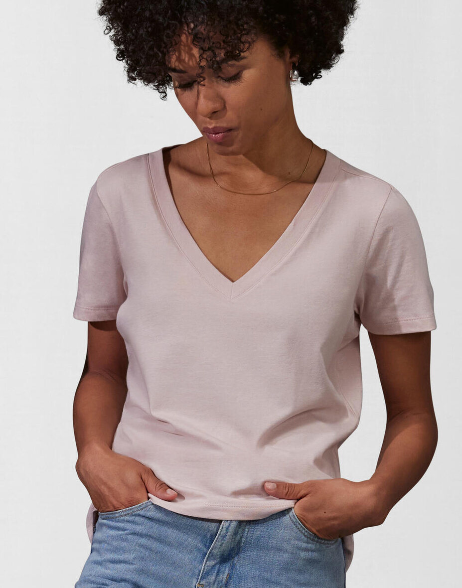 B&C TW001 #E150 V T-Shirt /women